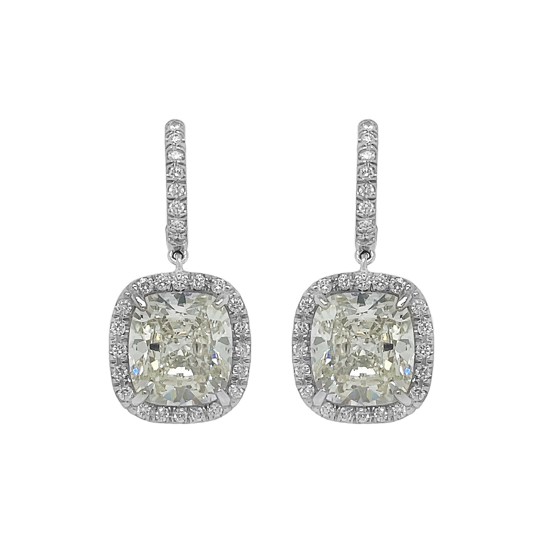 18kt White Gold Diamond Dangling Earrings