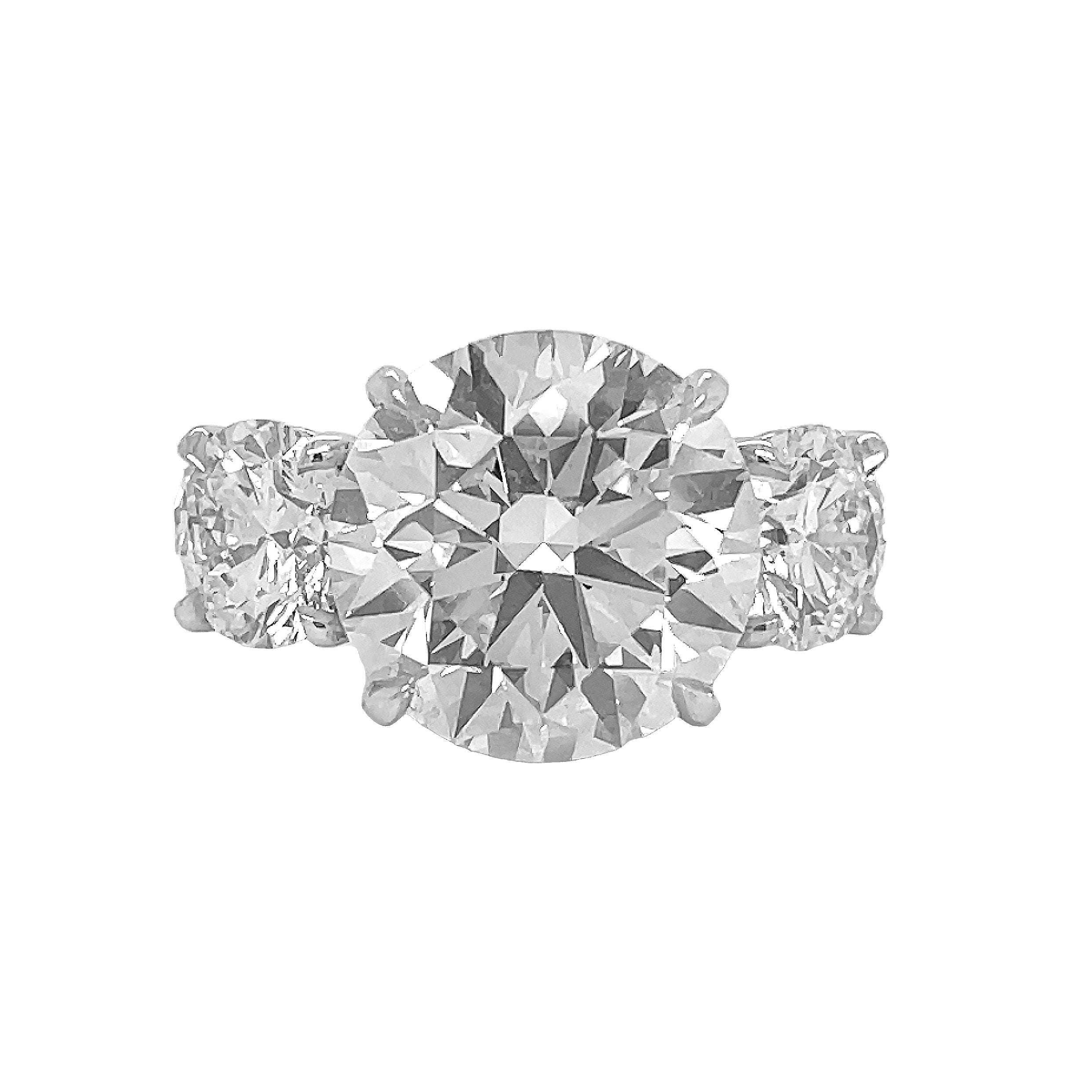 18kt White Gold Diamond Ring