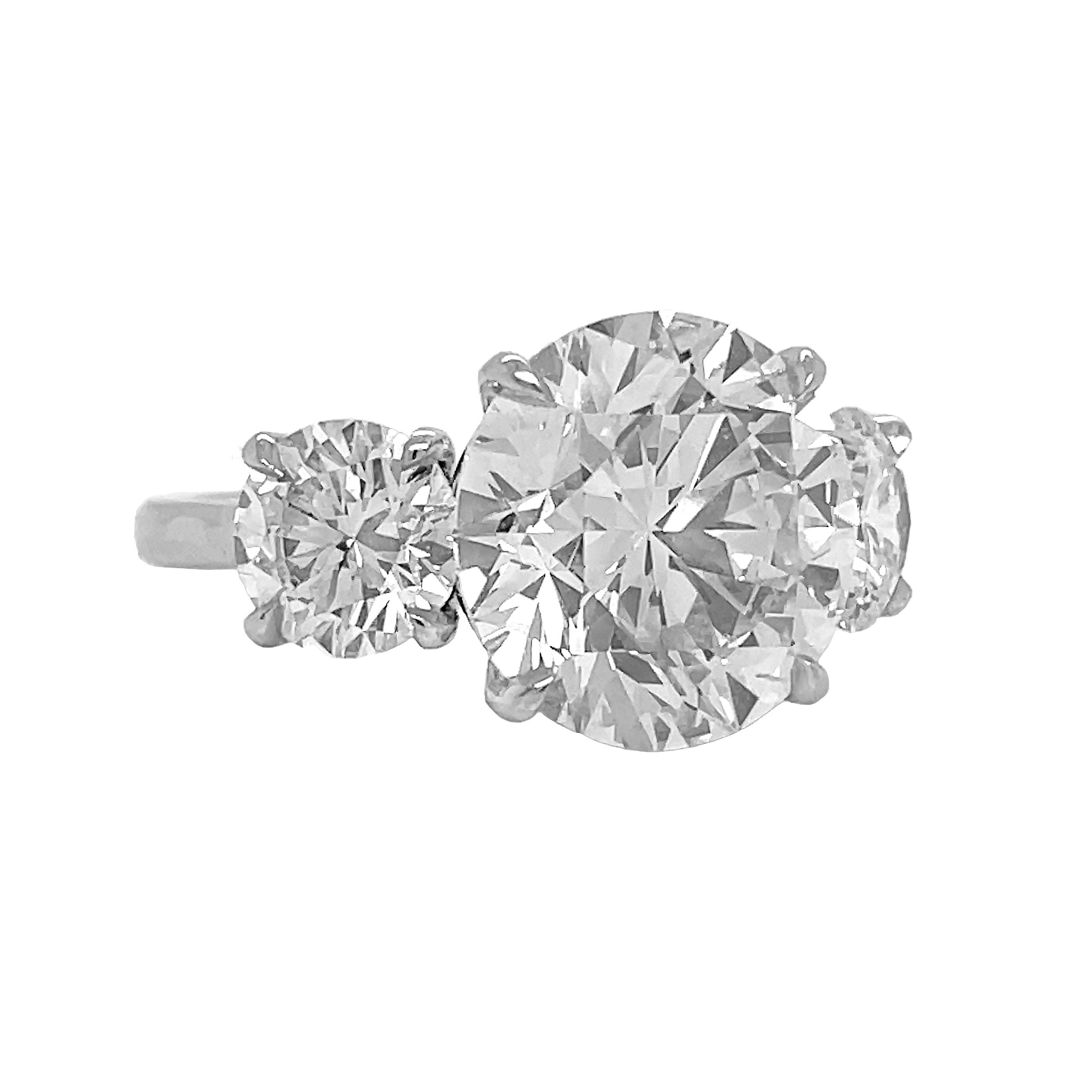 18kt White Gold Diamond Ring