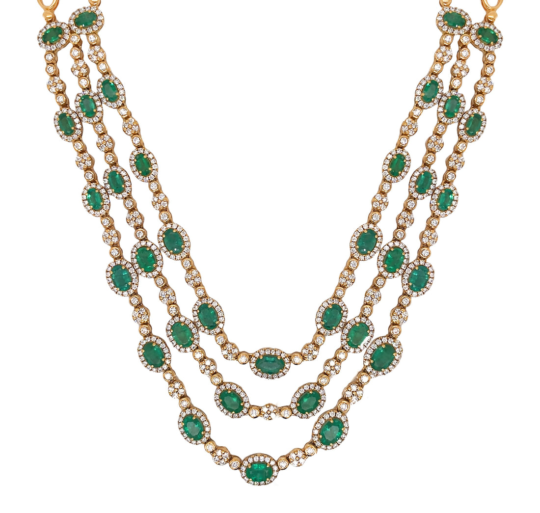 18kt Yellow Gold Diamond And Green Emerald Necklace