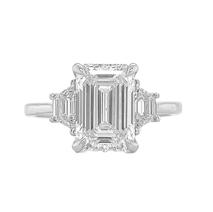 18kt White Gold Diamond Ring