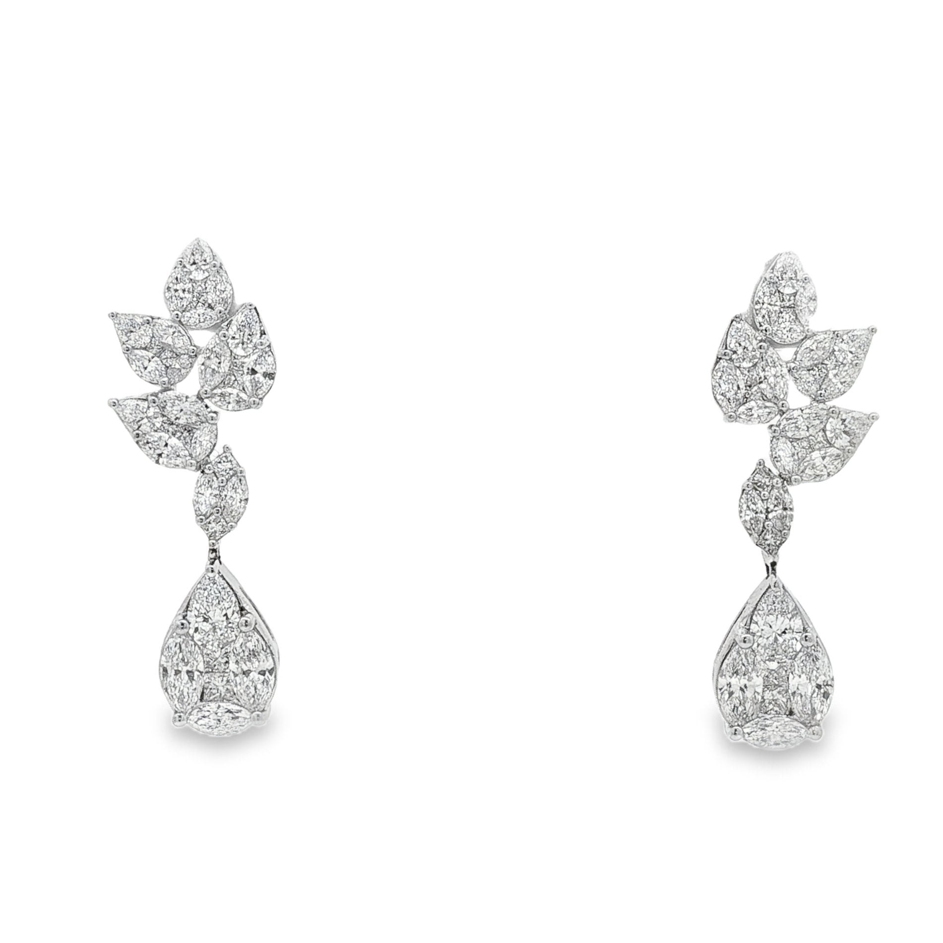 18kt White Gold Diamond Earring
