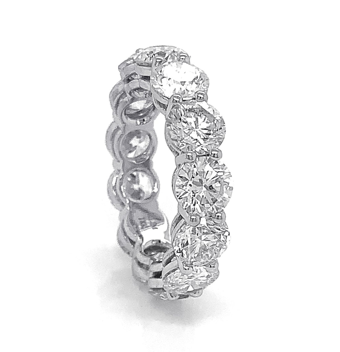 18kt White Gold Diamond Band