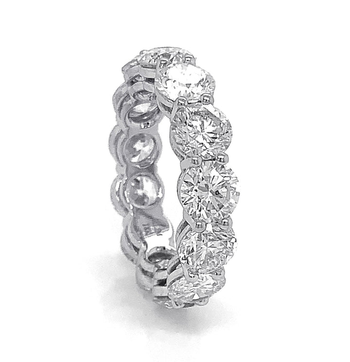 18kt White Gold Diamond Band