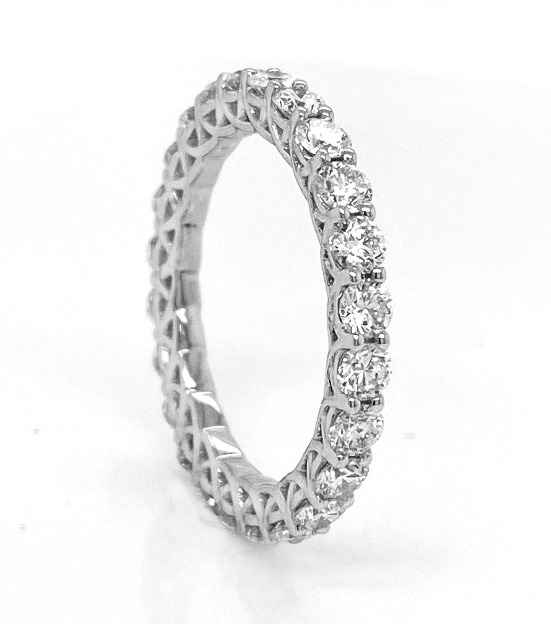 18kt White Gold Diamond Band