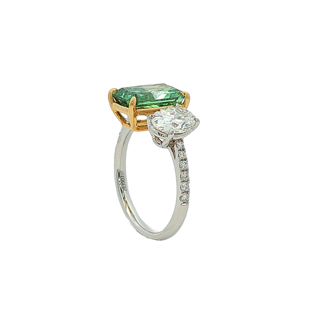 18kt White Gold Lab Diamond Ring