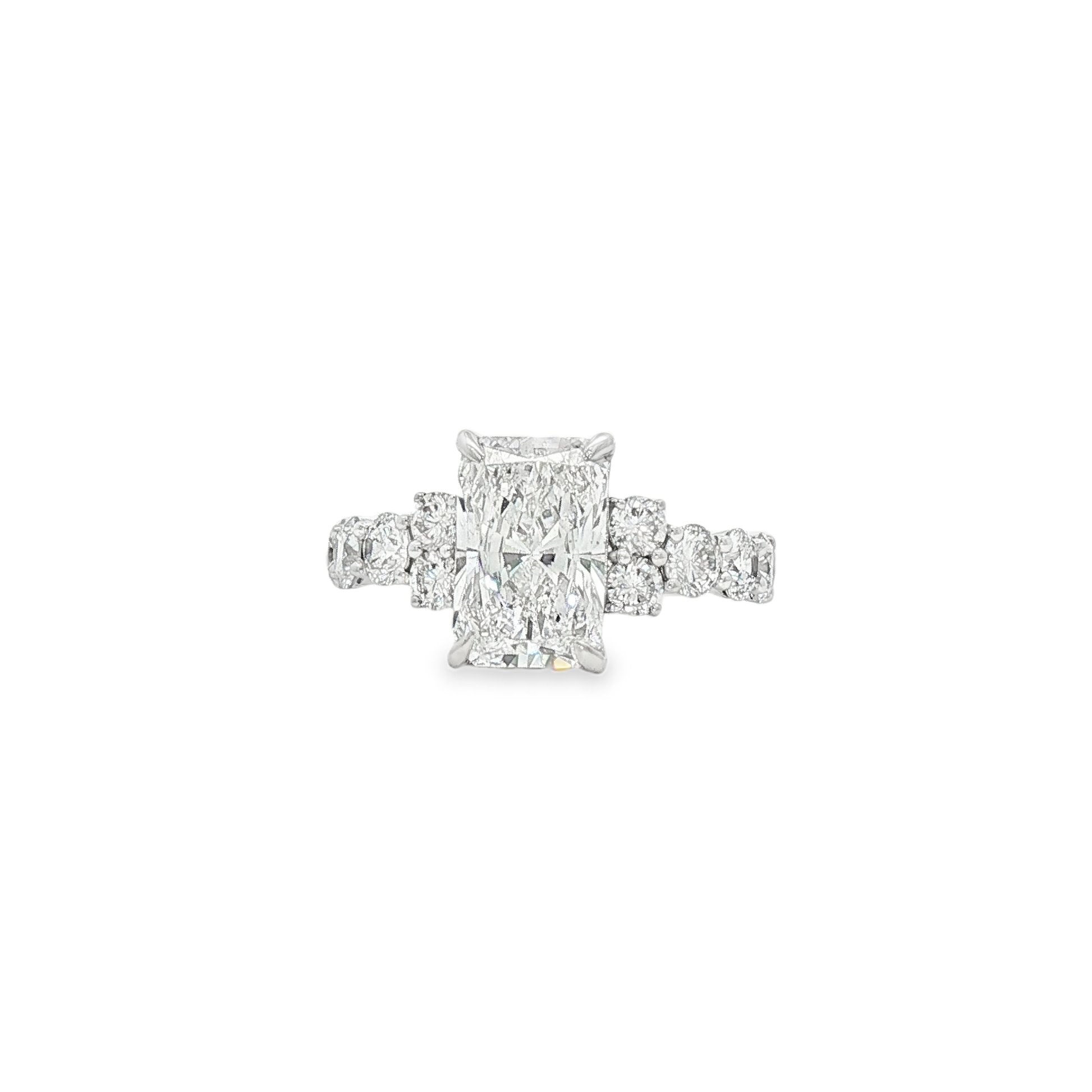 14kt White Gold Lab Diamond Ring