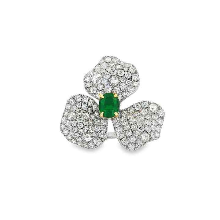 18kt White Gold Diamond And Green Emerald Ring