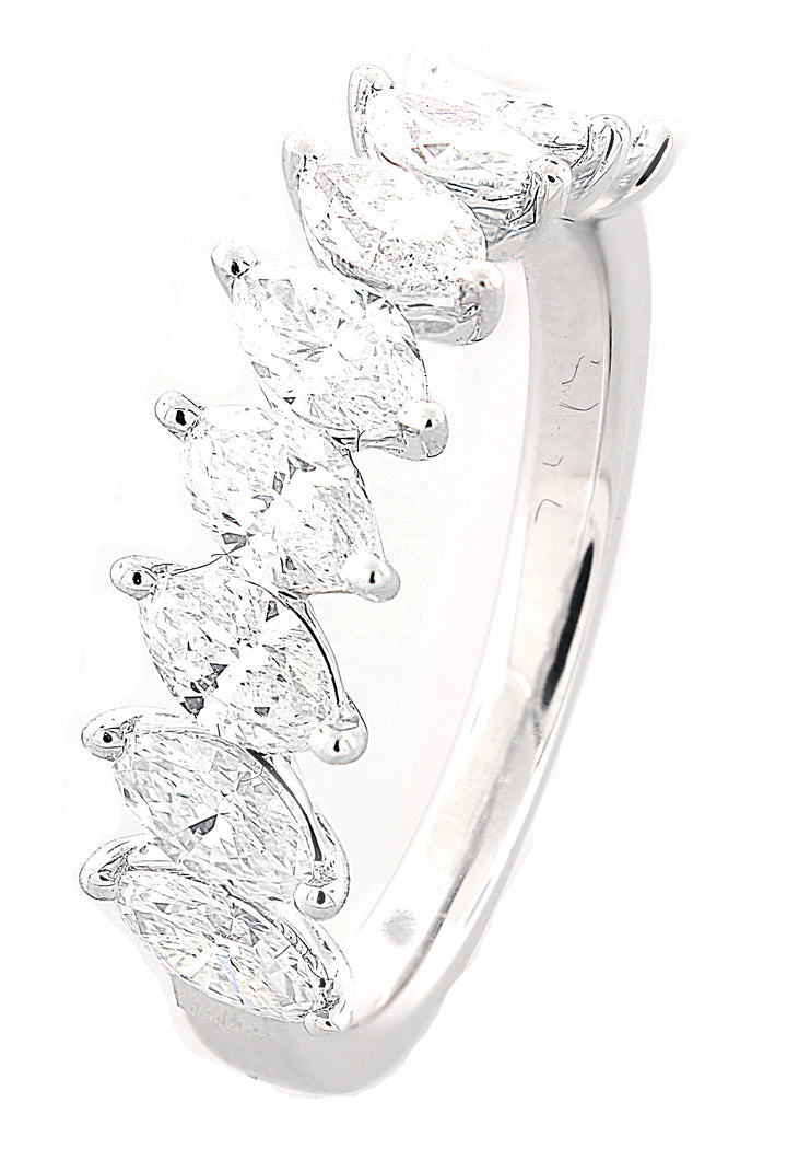 18kt White Gold Marquise Band