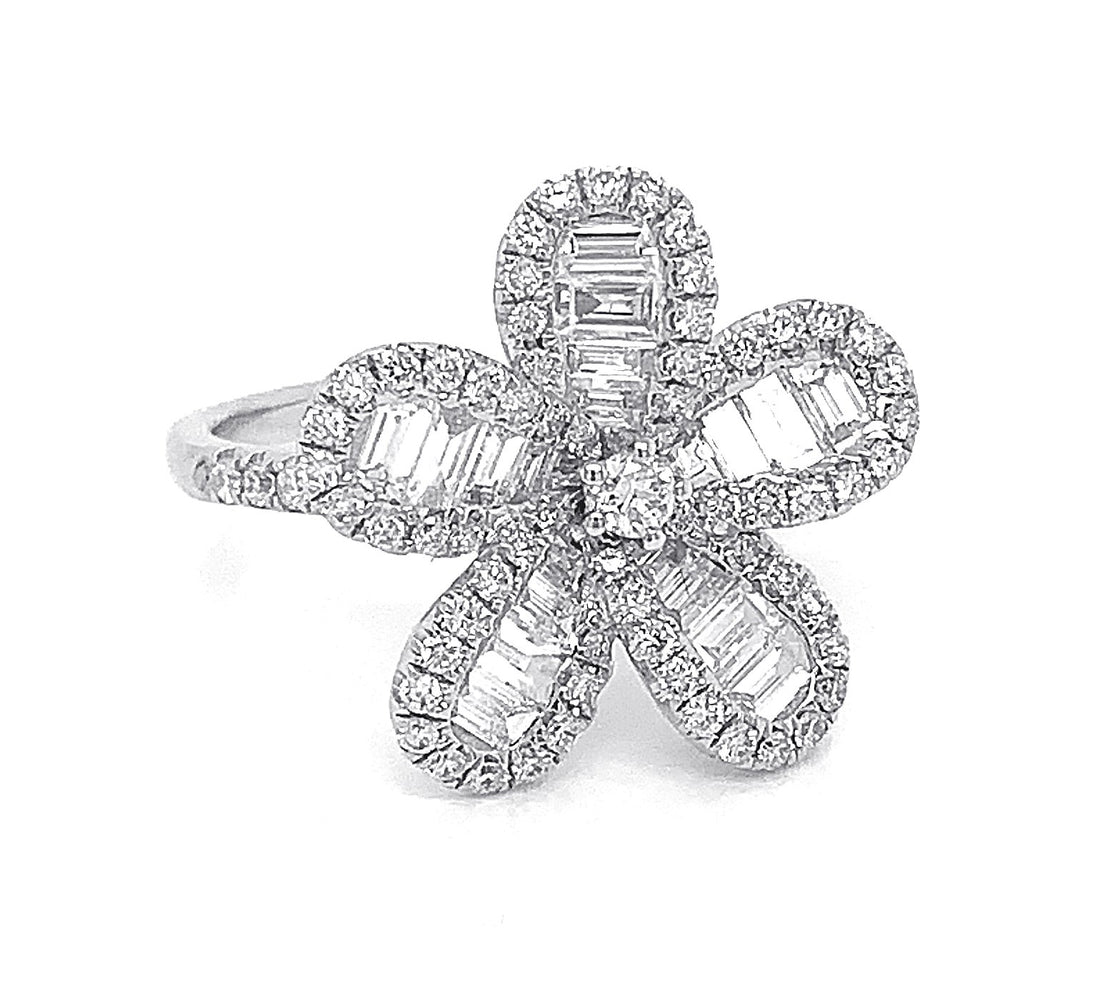 18kt White Gold Diamond Ring
