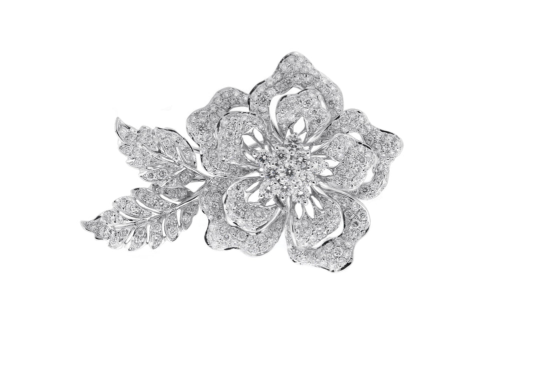 18kt White Gold Diamond Flower Pin