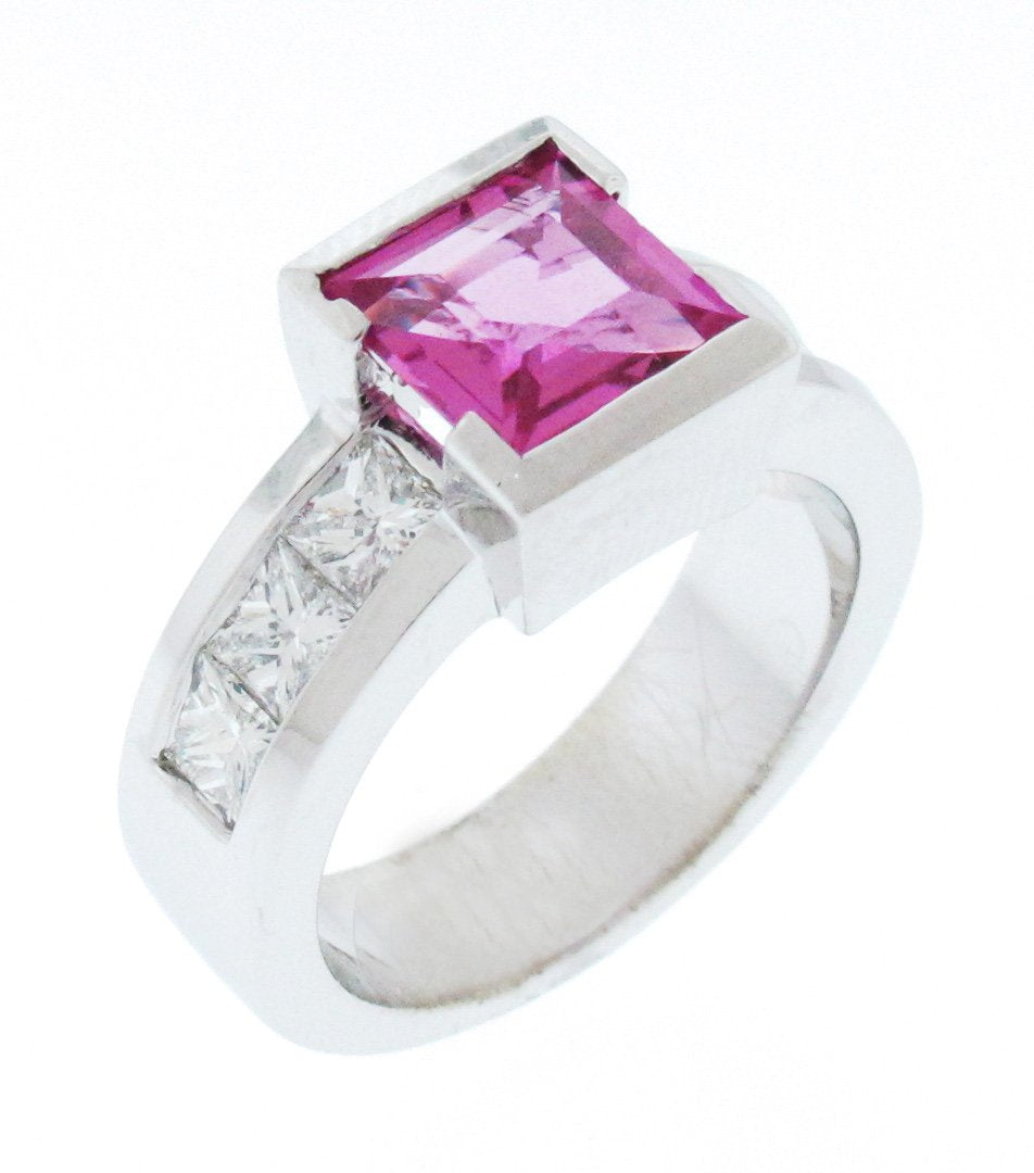 14kt White gold Pink Sapphire Ring