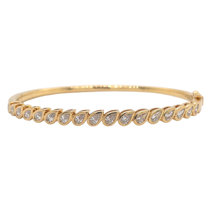 18Kt Yellow Gold Diamond Bangle