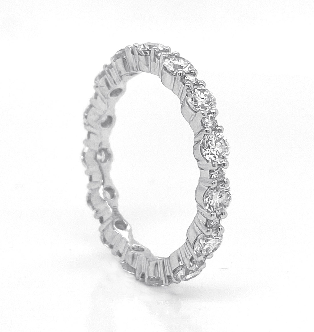 18kt White Gold Diamond Eternity Band