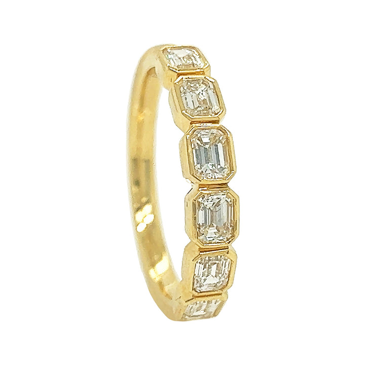 18kt Yellow Gold Diamond Band