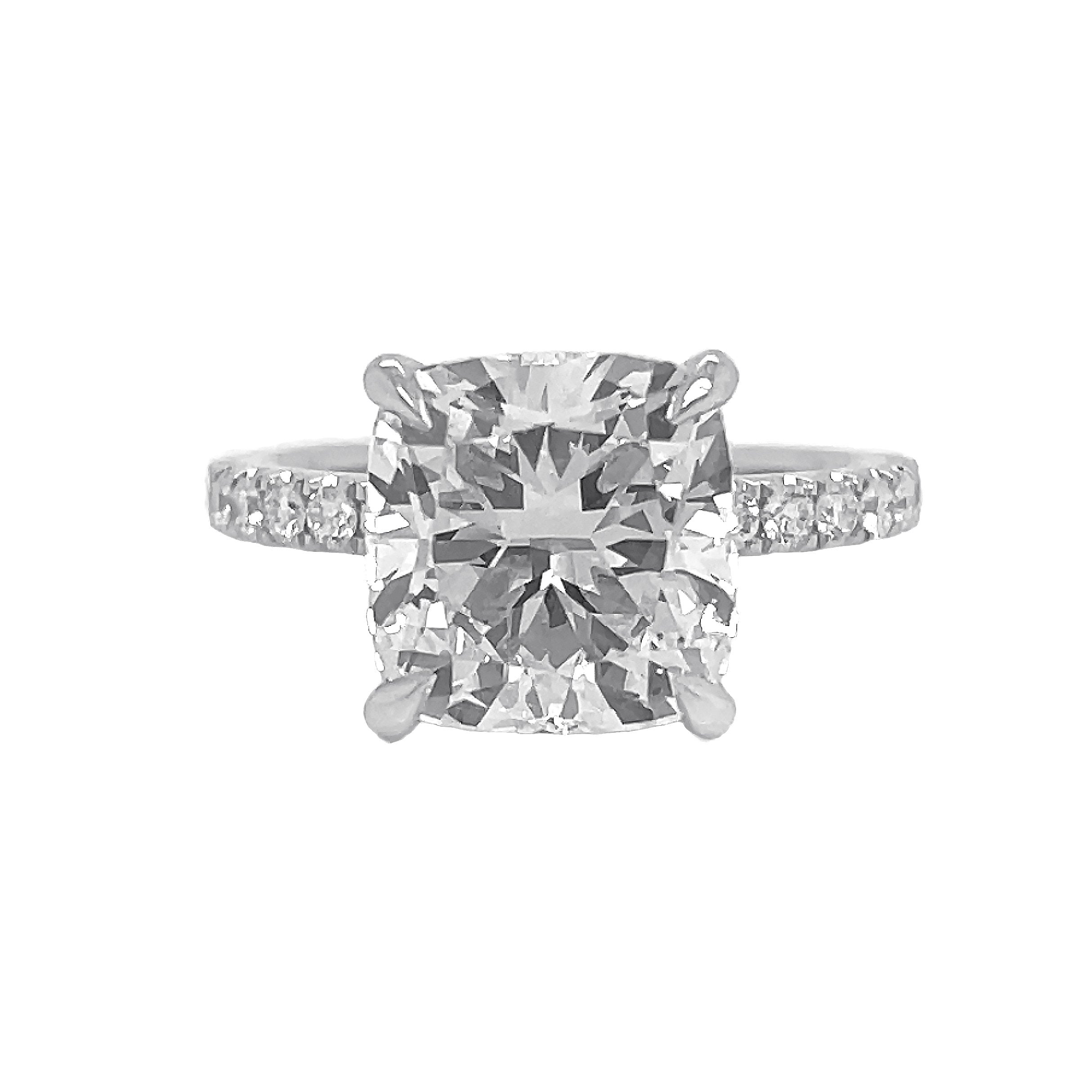 18kt White Gold Diamond Ring