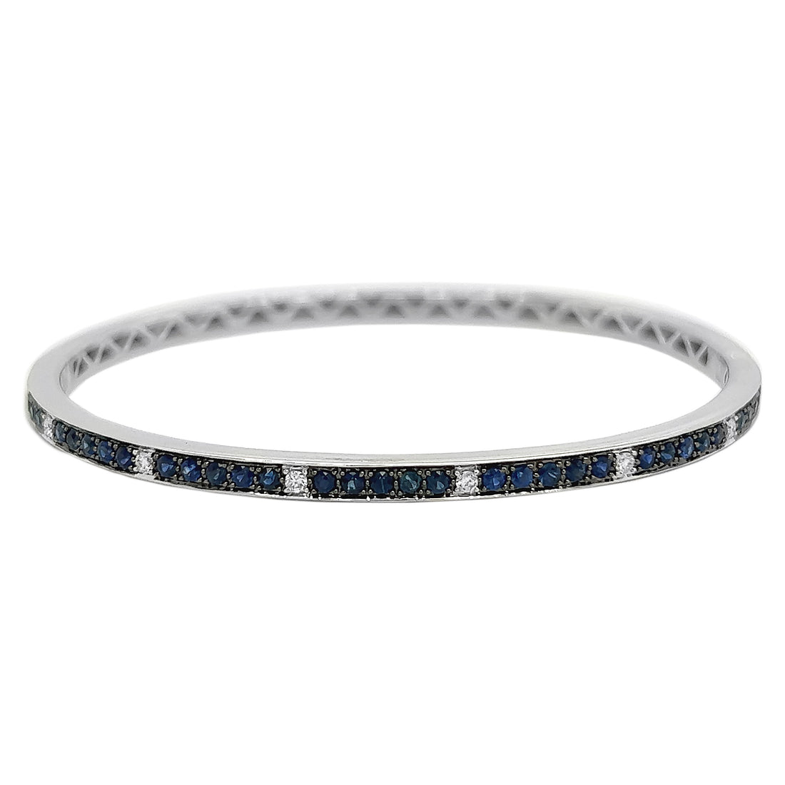 18kt White Gold Diamond Bangle