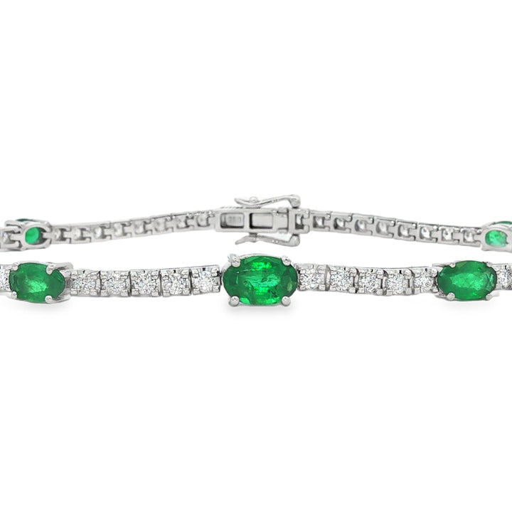 18kt White Gold Diamond And Green Emerald Tennis Bracelet