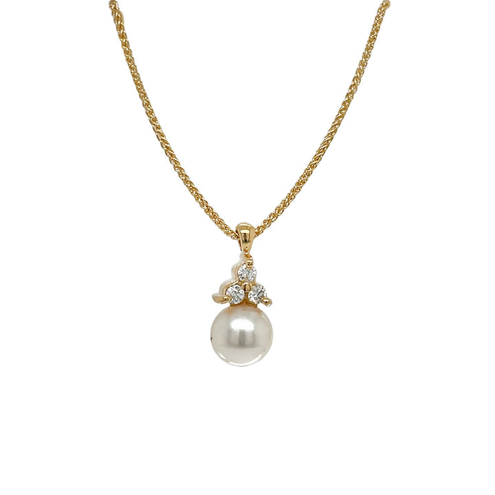 18kt Yellow Gold Diamond And Pearl Pendant