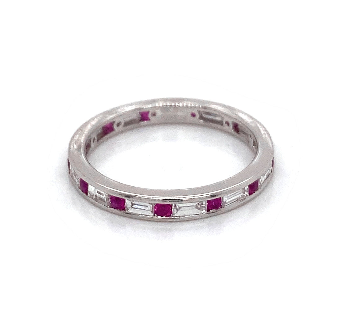 18kt White Gold Diamond And Ruby Ring
