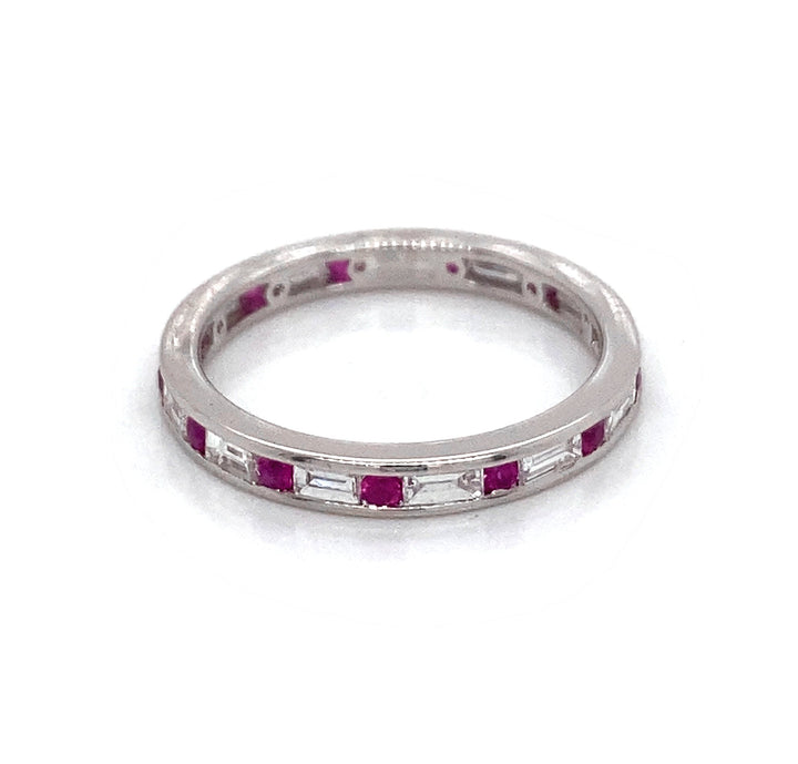 18kt White Gold Diamond And Ruby Ring