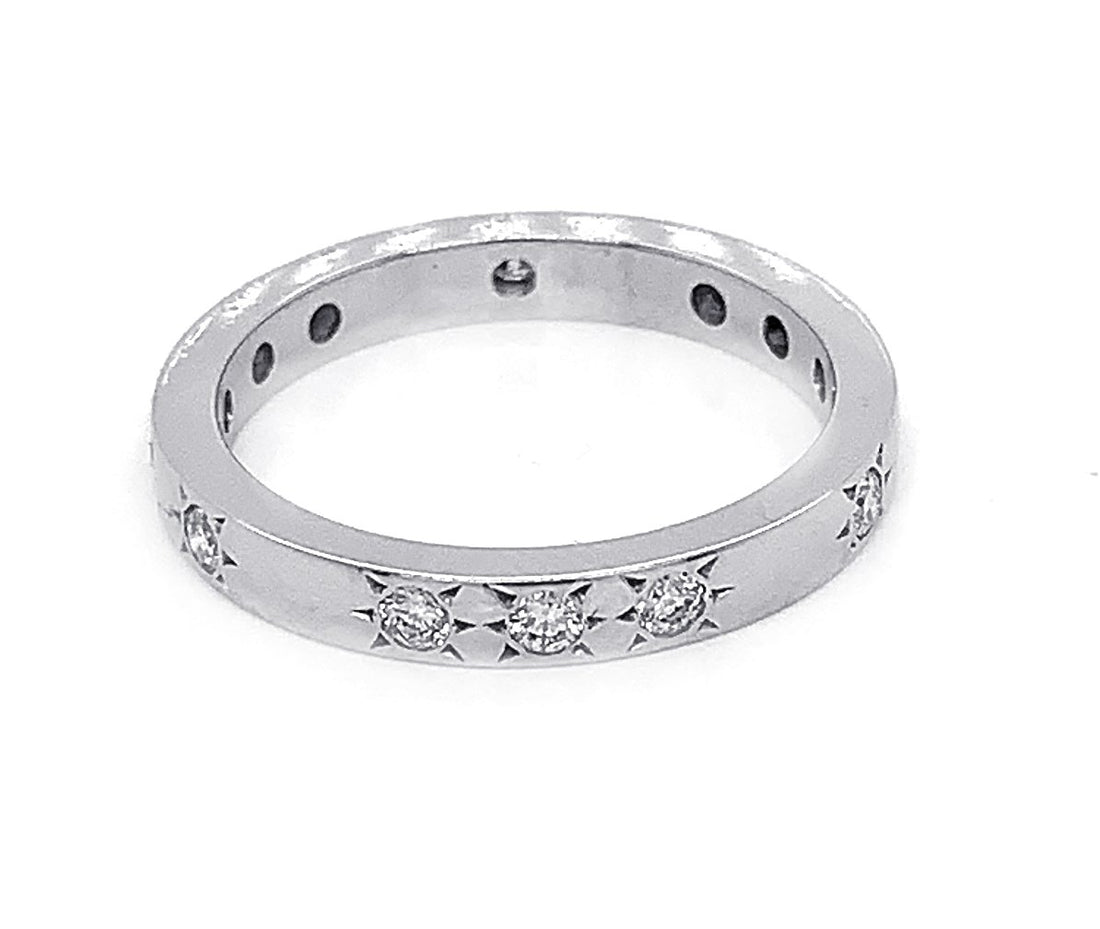 18kt White Gold Diamond Band