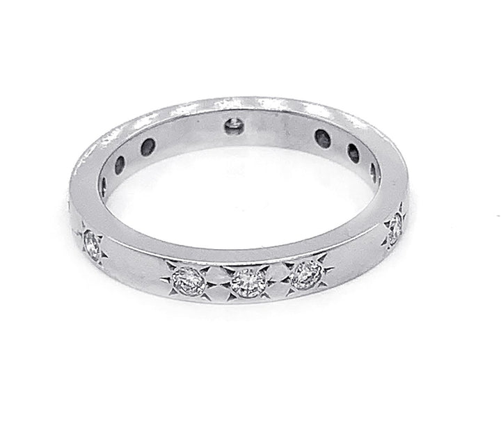 18kt White Gold Diamond Band