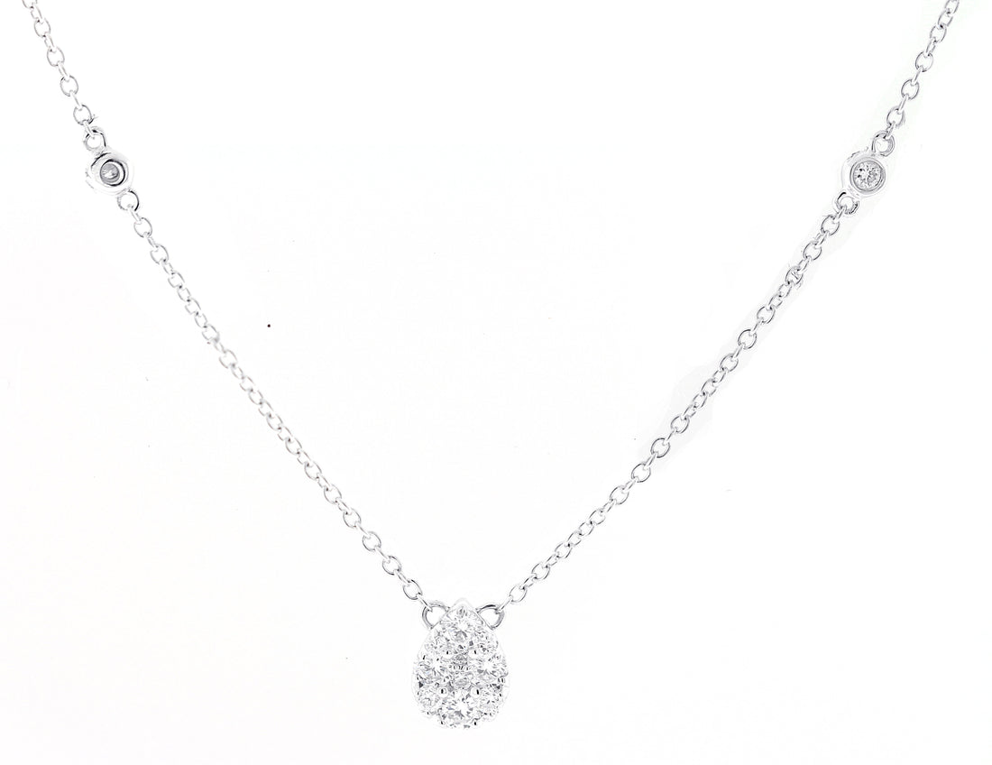 18kt White Gold Diamond Necklace