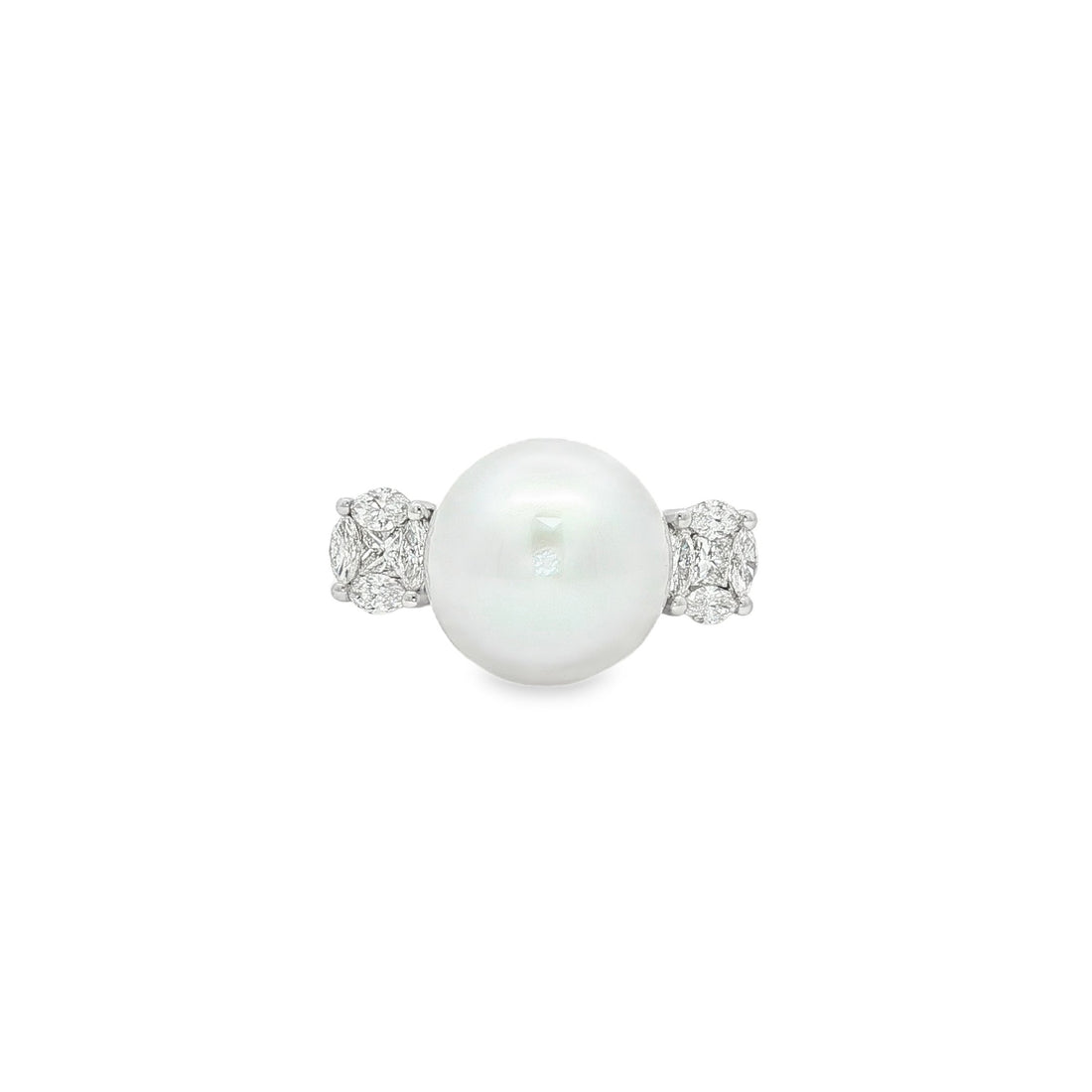 18kt White Gold Diamond And Pearl Ring