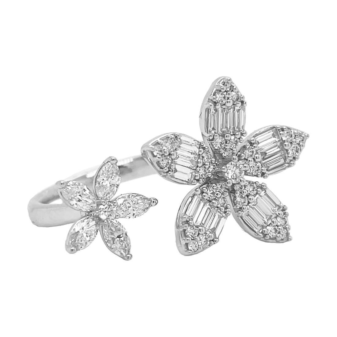 18kt White Gold Dimoand Ring