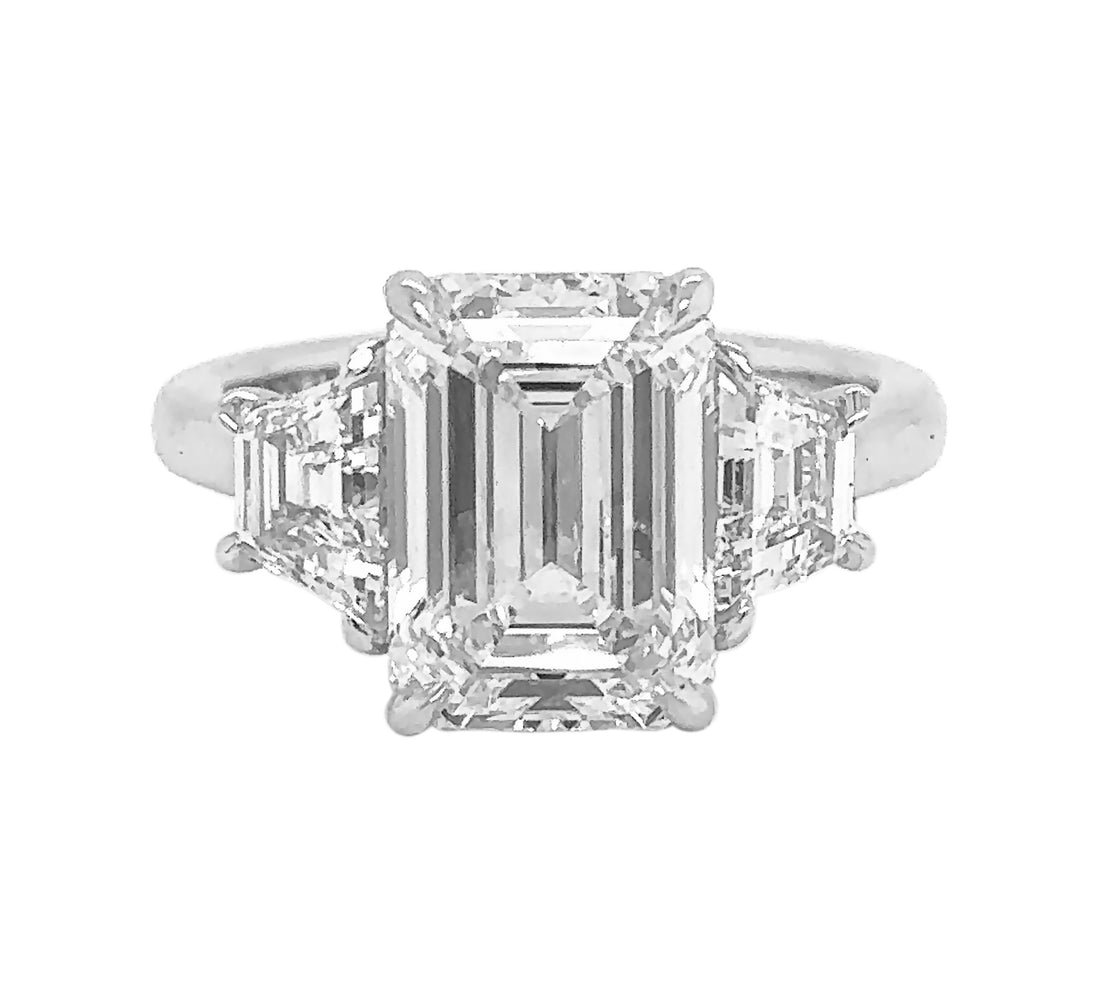 18kt White Gold Diamond Ring