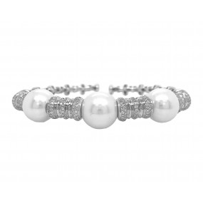 18kt White Gold Diamond and Pearl Bangle