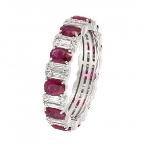18kt White Gold Diamond And Ruby Band 